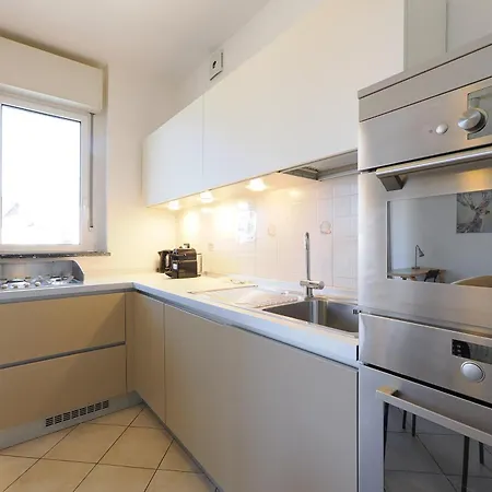 M4 Linate Modern Flat Terrace & Parking * Milán