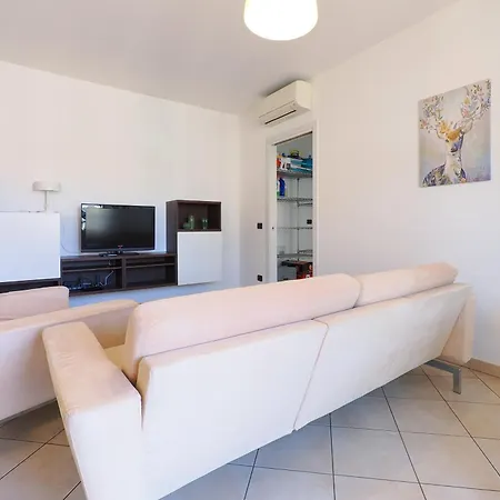 M4 Linate Modern Flat Terrace & Parking Milan