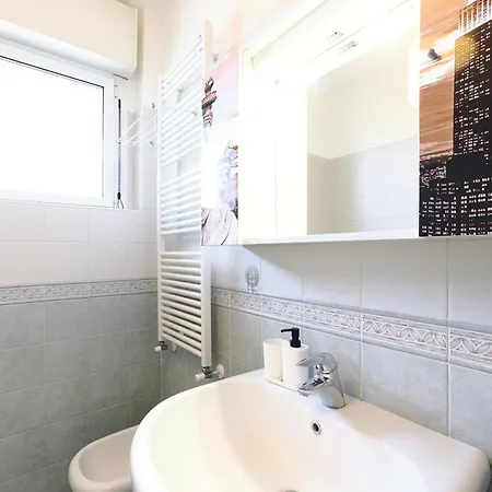 M4 Linate Modern Flat Terrace & Parking דירה